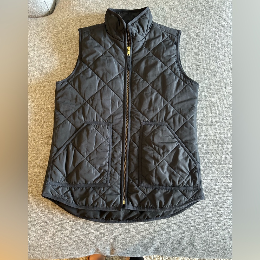 BLACK QUILTED VEST J CREW